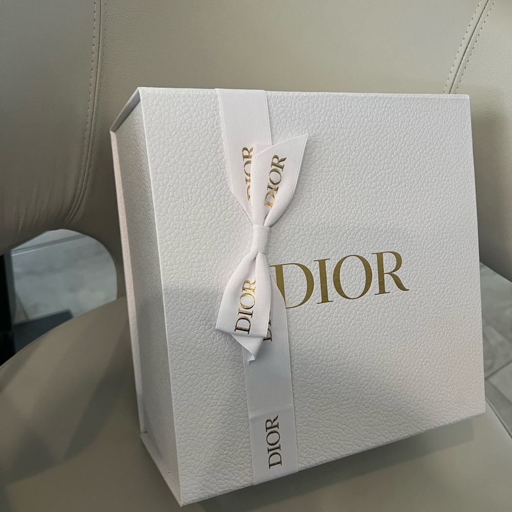 Authentic White Textured Christian Dior Gift Box 9x9x4.5” Confetti Tissue Ribbon